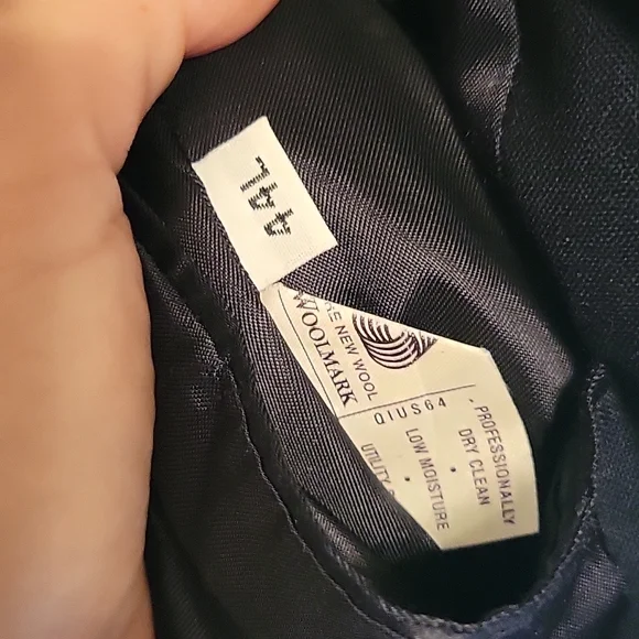 Austin Reed 2 Button Blazer - Picture 6 of 7